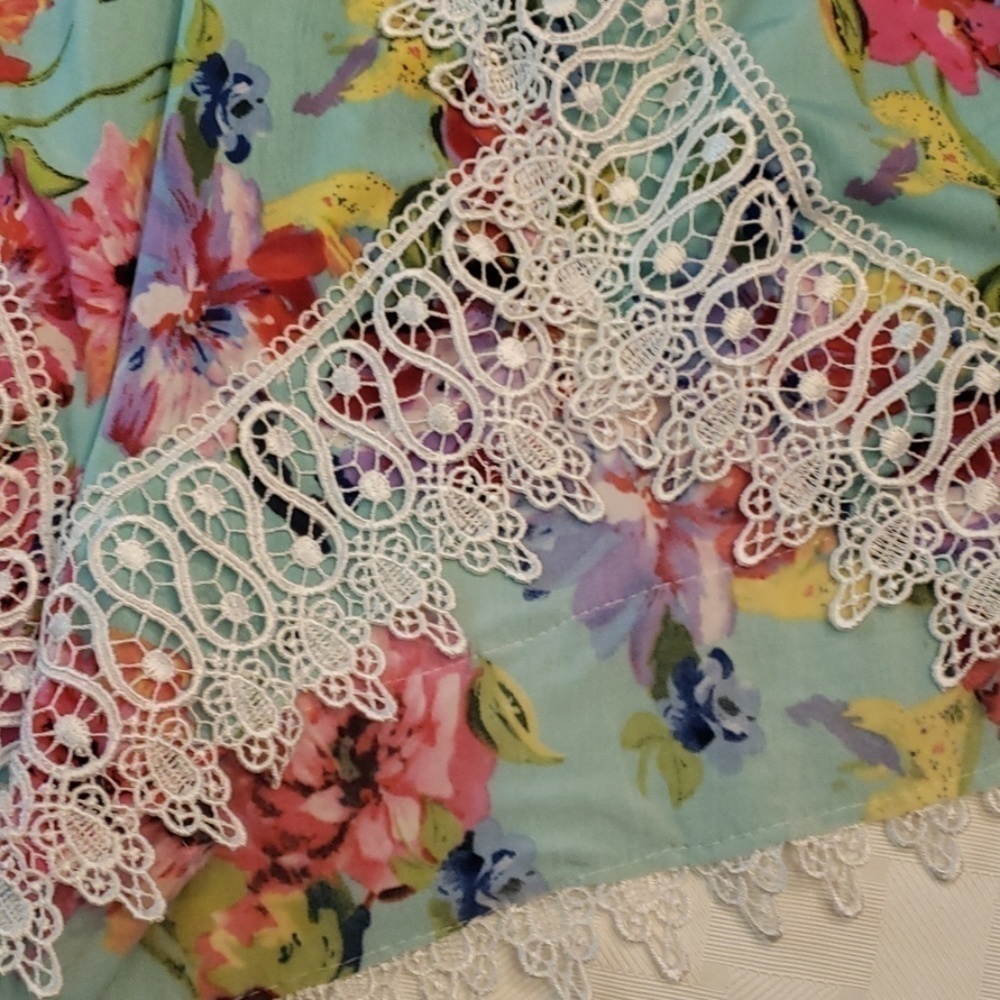 Romper By Giddy Up Glamour Aqua Floral & Lace S Flared Sleeves Spandex Euc — image 8 of 8